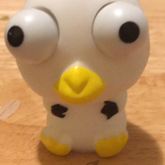 Raised Eyes Anti Stress Vent Penguin Squeezeable Stress Reliever - Picture 6 of 7